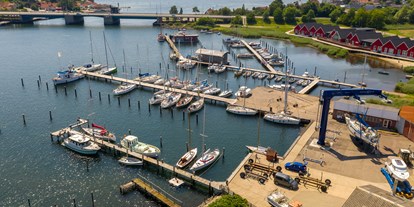 Yachthafen - Hunde erlaubt - Ostsee - Marina Toft Blick auf die Egernsundbrücke - Marina Toft