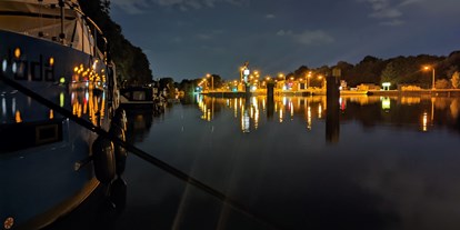 Yachthafen - Ruhrgebiet - Hafenimpressionen bei Nacht  - Wohler´s Hafen an der Schleuse