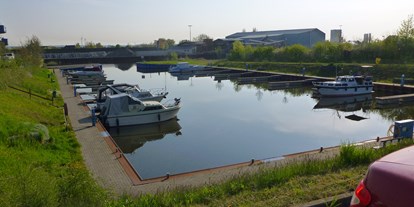 Yachthafen - Toiletten - Sachsen-Anhalt - Sportboothafen-Haldensleben, Hafenansicht zum Mittellandkanal - Sportboothafen Haldensleben