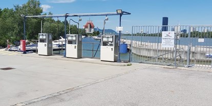 Yachthafen - Toiletten - Österreich - Tankstelle
- Benzin
- Diesel - Marina Wien
