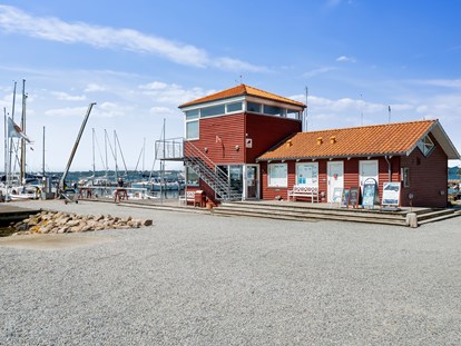 Yachthafen - Wäschetrockner - Dänemark - Hafenbüro Marina Minde - Marina Minde 