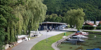 Yachthafen - Trockenliegeplätze - Obernzell - kleiner Hafen - Ansicht Richtung Terminal - Boote bis 9 Meter - Hafen Obernzell