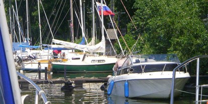 Yachthafen - am Fluss/Kanal - Deutschland - Frankfurter Motorbootclub