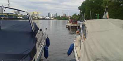 Yachthafen - Nähe Stadt - Frankfurt am Main - Frankfurter Motorbootclub