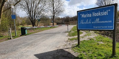 Yachthafen - Stromanschluss - Niedersachsen - Einfahrtsschranke - Marina Hooksiel