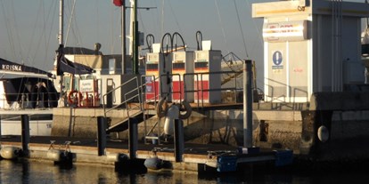 Yachthafen - am Meer - Grado - petrol station - Tankstelle - Darsena San Marco