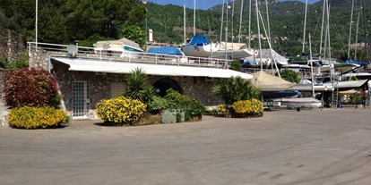 Yachthafen - Abwasseranschluss - Marina di Bogliaco