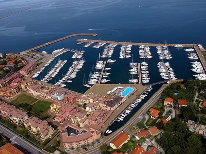 Yachthafen - Duschen - Friaul-Julisch Venetien - Luftaufnahme 2 - Porto San Rocco Marina Resort S.r.l.