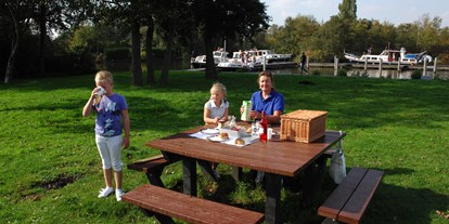 Yachthafen - am Fluss/Kanal - Niederlande - Westeinderplassen area, 10 free islands for sleepover and picknicks (48 hours) - Kempers Watersport