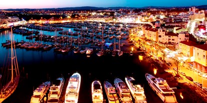 Yachthafen - Toiletten - Portugal - Marina de Vilamoura bei Nacht - Marina de Vilamoura