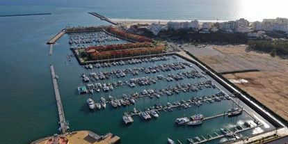 Yachthafen - Tanken Benzin - Algarve - Luftbild der Marina de Portimao von Norden - Marina de Portimao