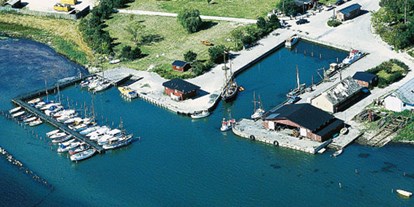 Yachthafen - Stromanschluss - Seeland - (c) http://www.balticsailing.de/ - Fejoe Dybvig Havn