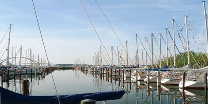 Yachthafen - am Meer - Ostsee - Homepage www.koch-sportboothafen.de - Großenbrode Fähre