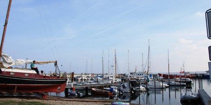 Yachthafen - allgemeine Werkstatt - Ostsee - Strande
