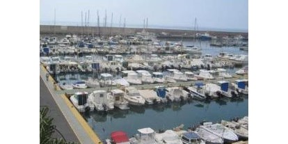 Yachthafen - Duschen - Costa de Almería - (c) http://www.realclubnauticoroquetas.es/ - Club Náutico Roquetas de Mar