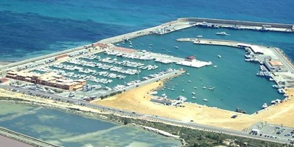 Yachthafen - Duschen - Murcia - (c) http://www.mediterraneanlighthouse.com/v - Puerto de San Pedro del Pinatar