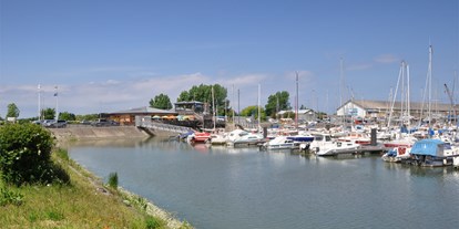 Yachthafen - am Fluss/Kanal - Nord - Bildquelle: http://www.portvaubangravelines.com/g-photos.php - Port de Plaisance Gravelines