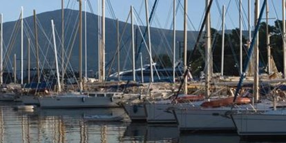 Yachthafen - Stromanschluss - Griechenland - www.lakki-marina.gr - Agmar Marina SA - Lakki Marina