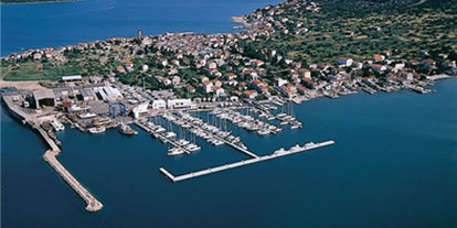 Yachthafen - Wäschetrockner - Dalmatien - Quelle: http://www.marina-betina.com - Marina Betina
