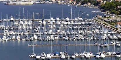 Yachthafen - Duschen - Kvarner - ACI Marina Cres