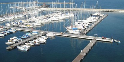Yachthafen - Stromanschluss - Ischia - Homepage www.marinadiprocida.eu - Marina di Procida