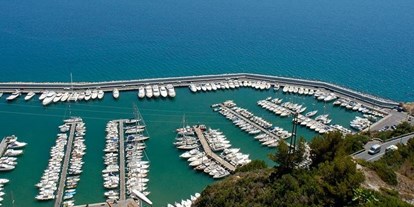Yachthafen - am Meer - Savona - Quelle: www.marinadialassio.net - Alassio