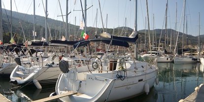 Yachthafen - Duschen - Toskana - Marina del Fezzano