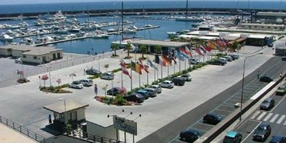 Yachthafen - am Meer - Italien - Bildquelle: http://www.portodelletna.com - Marina di Riposto Porto dell'Etna S.p.A.