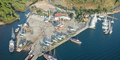 Yachthafen - am Meer - Türkei West - Quelle: http://www.albatrosmarina.com/ - Marmaris Albatros Marina
